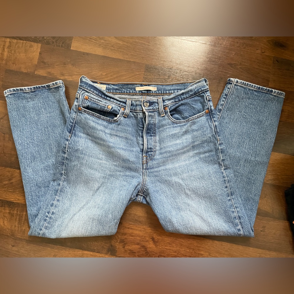 Levi’s Wedgie Straight Jean